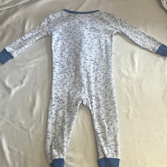 Kids Headquarters Gray and blue Trim Onesie sleeper with shark design - Picture 5 of 5